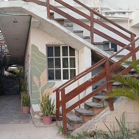 Departamentos Cerca De Ferry Holbox Hotel Bagian luar foto